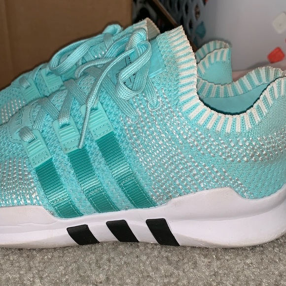 Adidas sneakers 8.5 - Picture 4 of 5